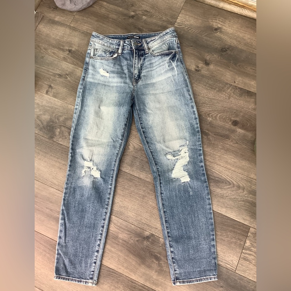 FASHION NOVA HIGH RISE DISTRESSED JEANS